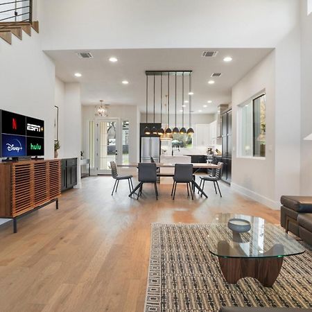 Luxurious Modernism With Private Hot Tub And Garage Villa Austin Exteriör bild